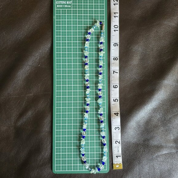 Glass & stone vintage necklace. - Picture 8 of 8